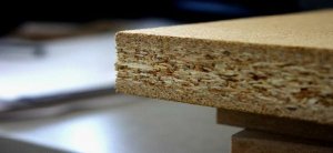 ​定制板材家具选用实木颗粒板还是禾香板